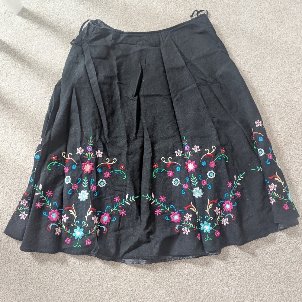 Malcolm & Co Floral Embroidered Linen Blend Skirt